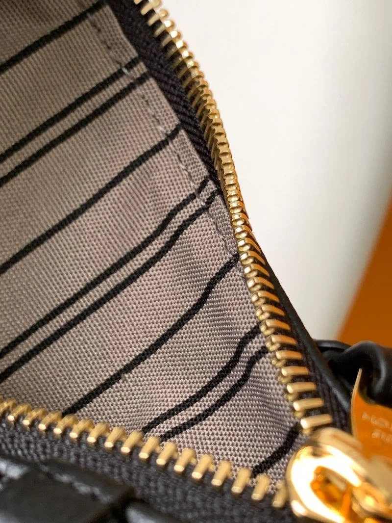 Lightweight Louis Vuitton Hobo Bags 42872