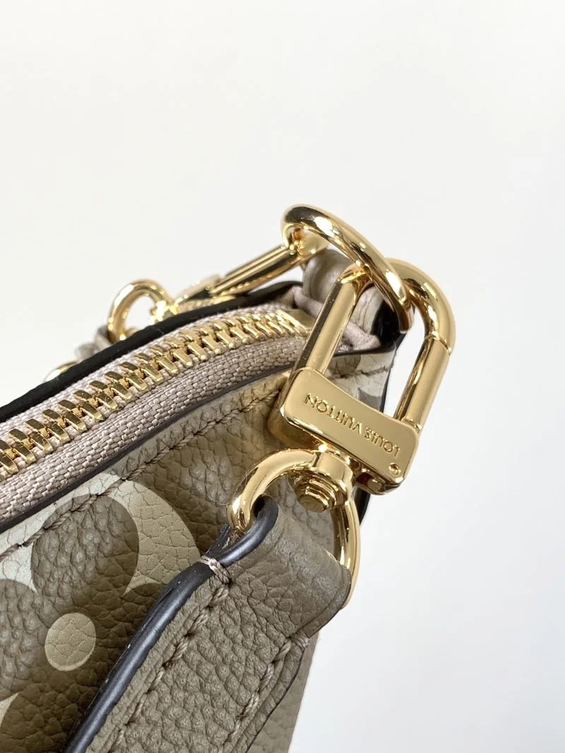 Louis Vuitton Hobo Bags ModernLook 41976