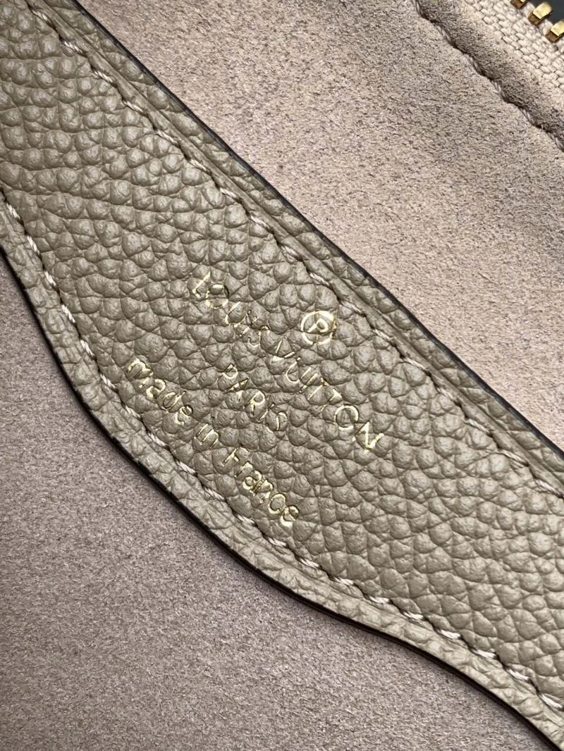 Louis Vuitton Hobo Bags ModernLook 41976