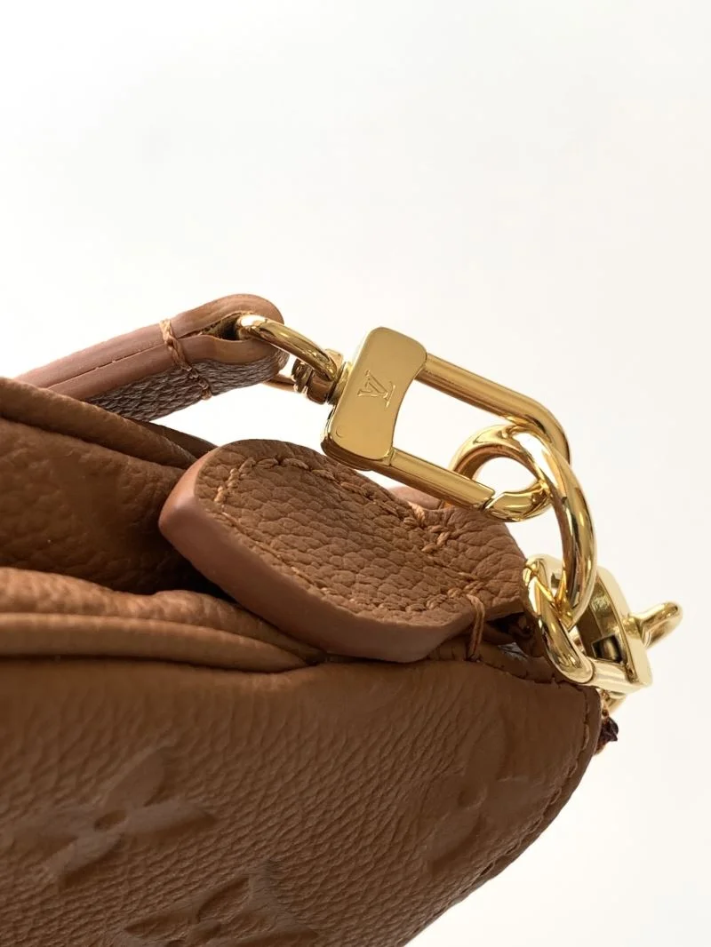WellDesigned Louis Vuitton Hobo Bags 41969