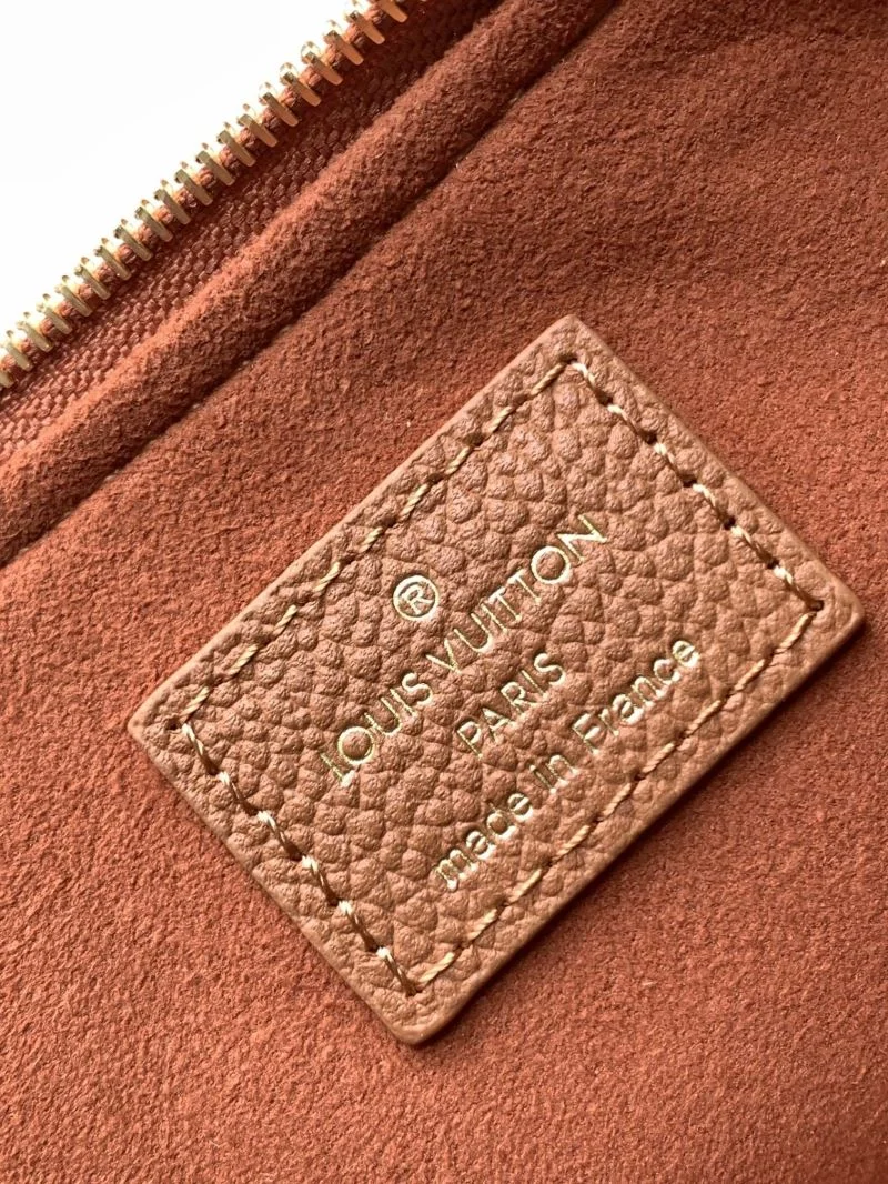 WellDesigned Louis Vuitton Hobo Bags 41969