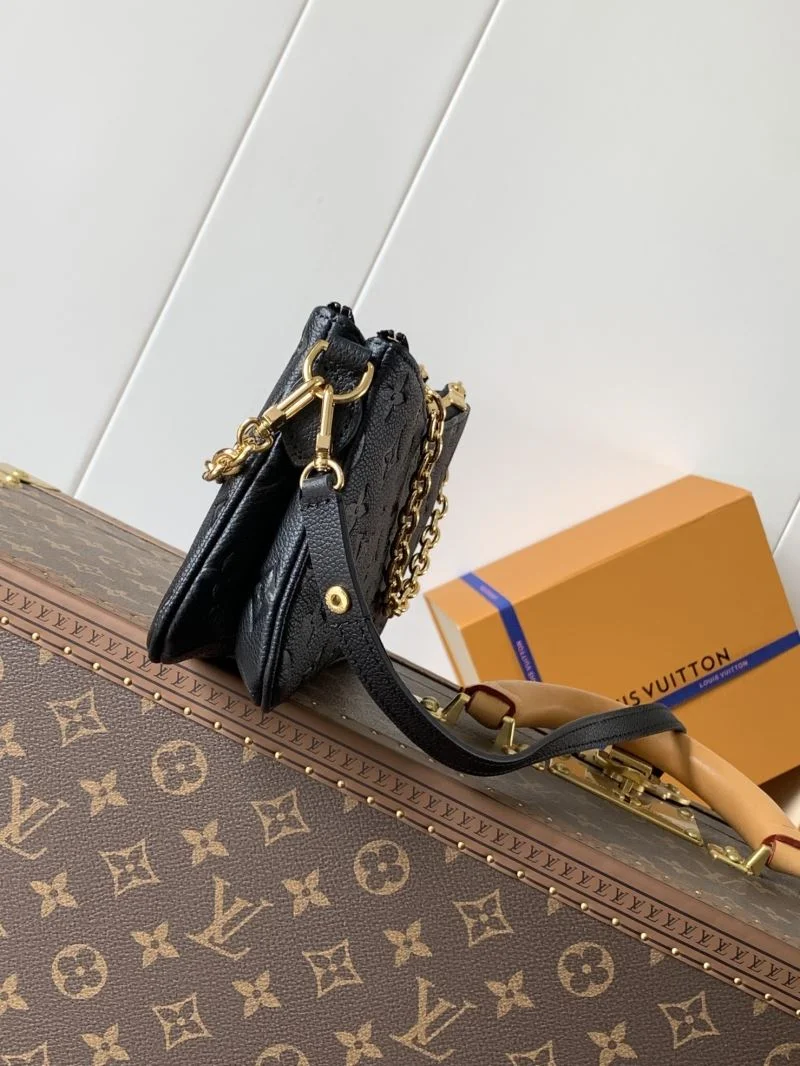 Louis Vuitton Hobo Bags EyeCatching 41965
