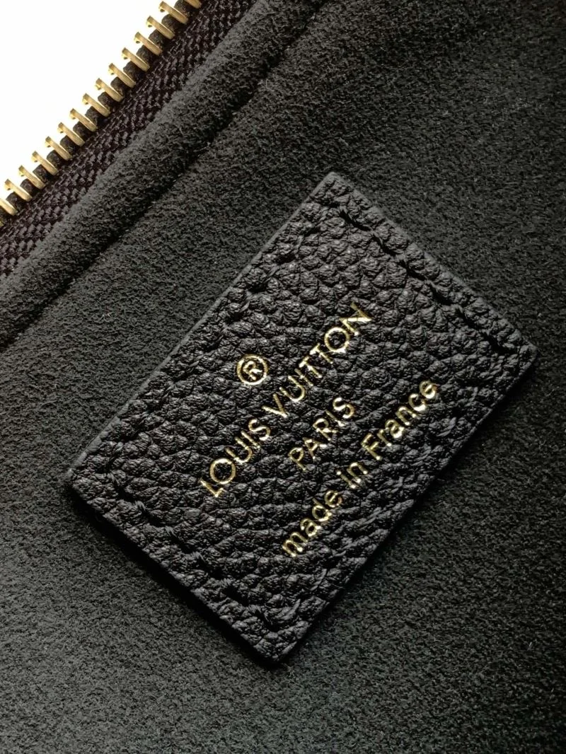 Louis Vuitton Hobo Bags EyeCatching 41965