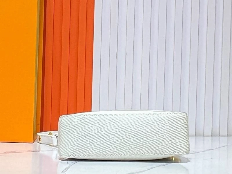 Affordable Louis Vuitton Hobo Bags 80235