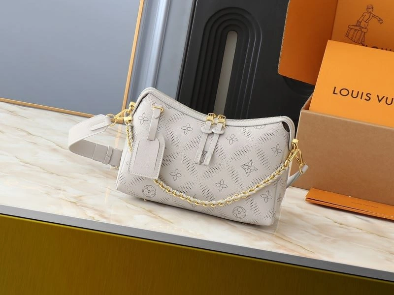 Louis Vuitton Hobo Bags Stylish 88621