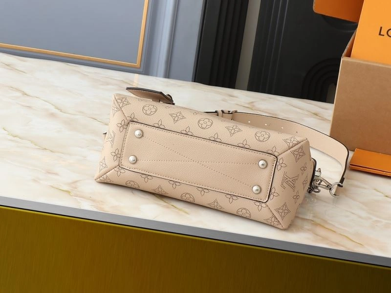 Louis Vuitton Hobo Bags EyeCatching 88617