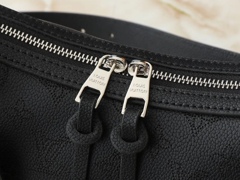 Contemporary Louis Vuitton Hobo Bags 88619