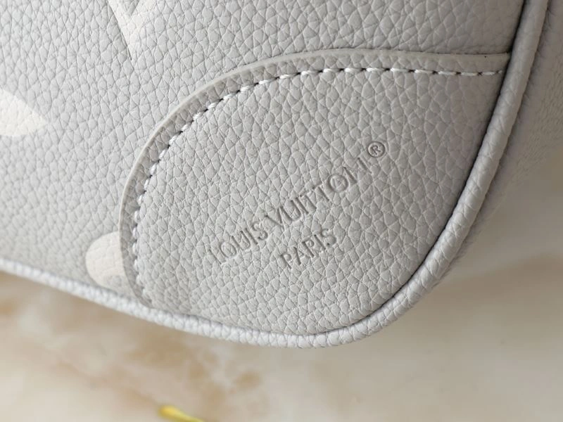 Louis Vuitton Hobo Bags Breathable 88613