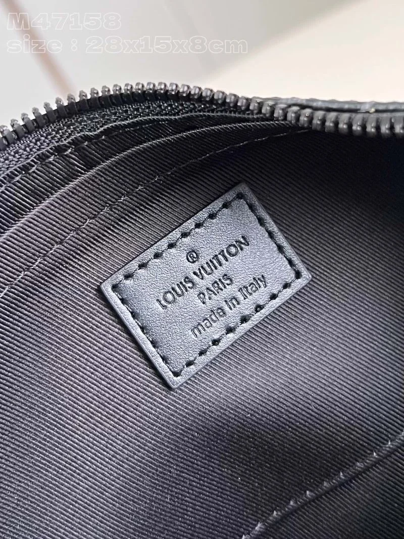 Louis Vuitton Hobo Bags UrbanChic 41209
