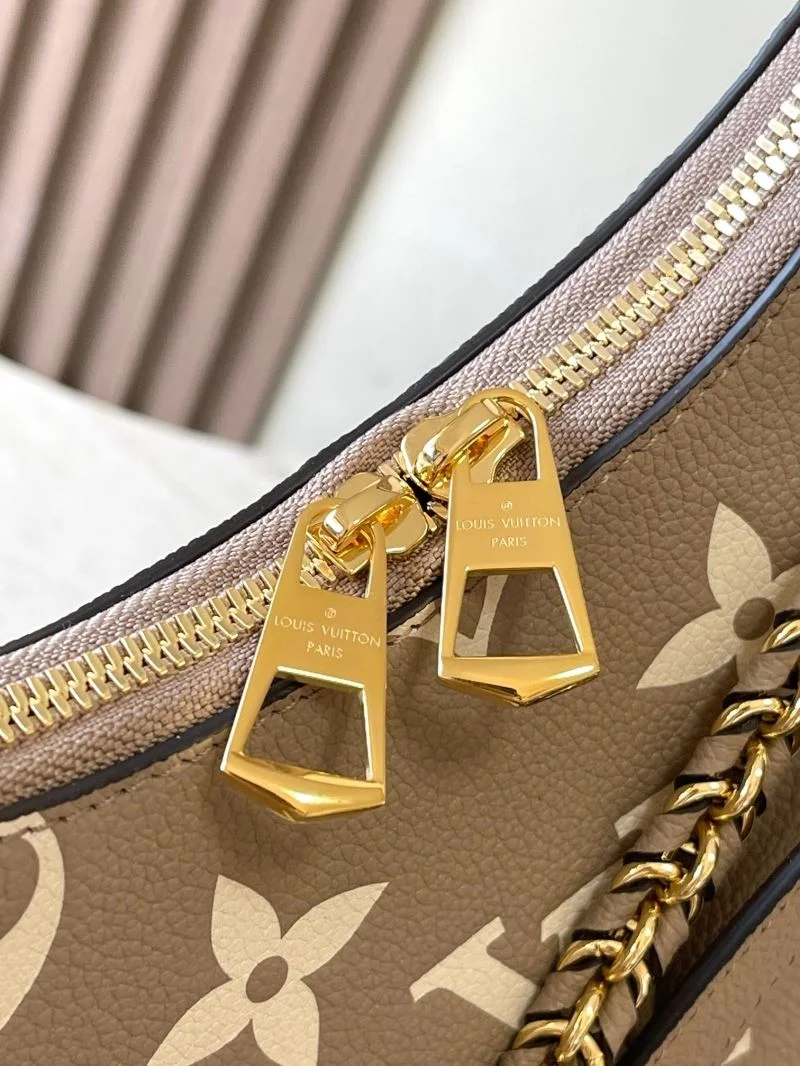 Seasonal Louis Vuitton Hobo Bags 41196