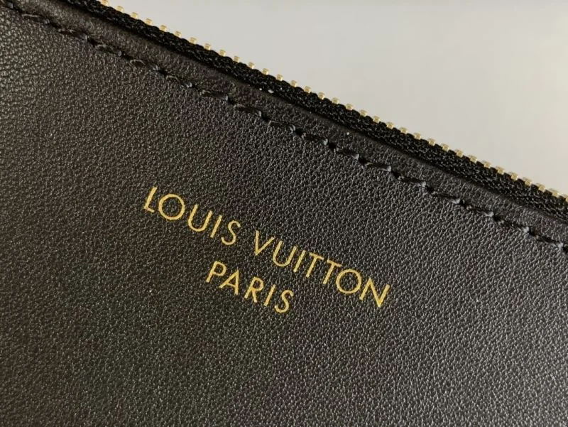 Louis Vuitton Hobo Bags Modern 41199
