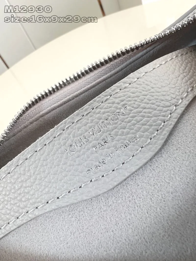 Louis Vuitton Hobo Bags Sustainable 40600