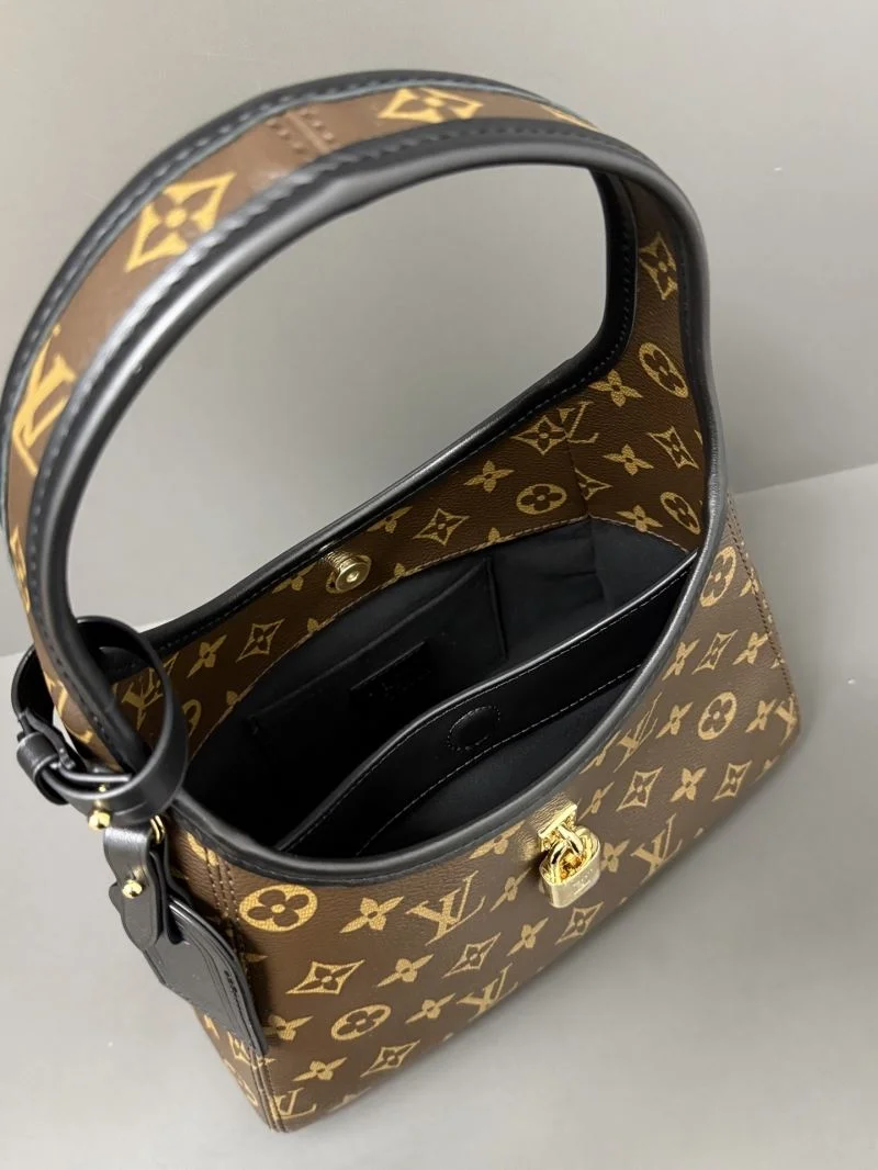 Louis Vuitton Hobo Bags Snug 40554