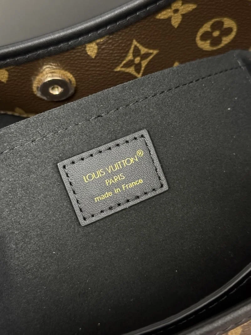 Thermal Louis Vuitton Hobo Bags 40559