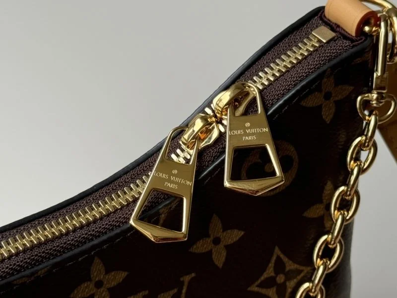 Louis Vuitton Hobo Bags Chic 49192