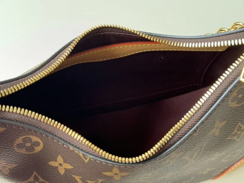 Louis Vuitton Hobo Bags Chic 49192