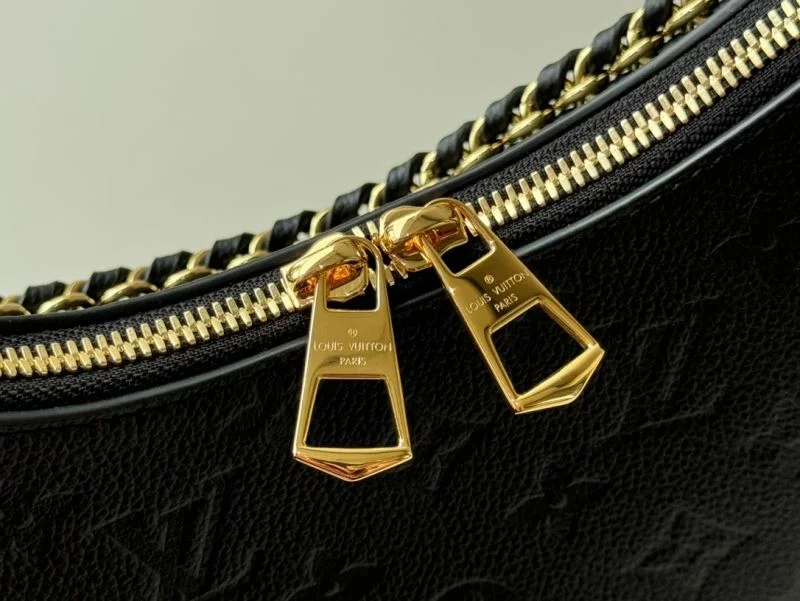 Louis Vuitton Hobo Bags Minimalist 49187