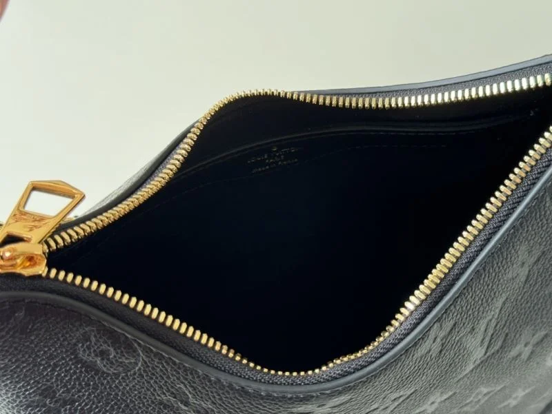 Louis Vuitton Hobo Bags Minimalist 49187