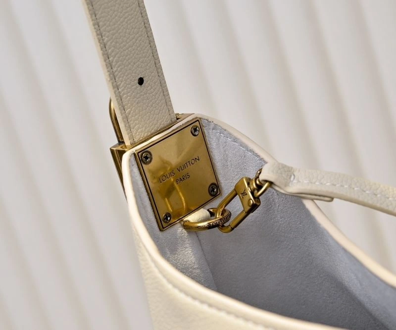 Louis Vuitton Hobo Bags Versatile 79846