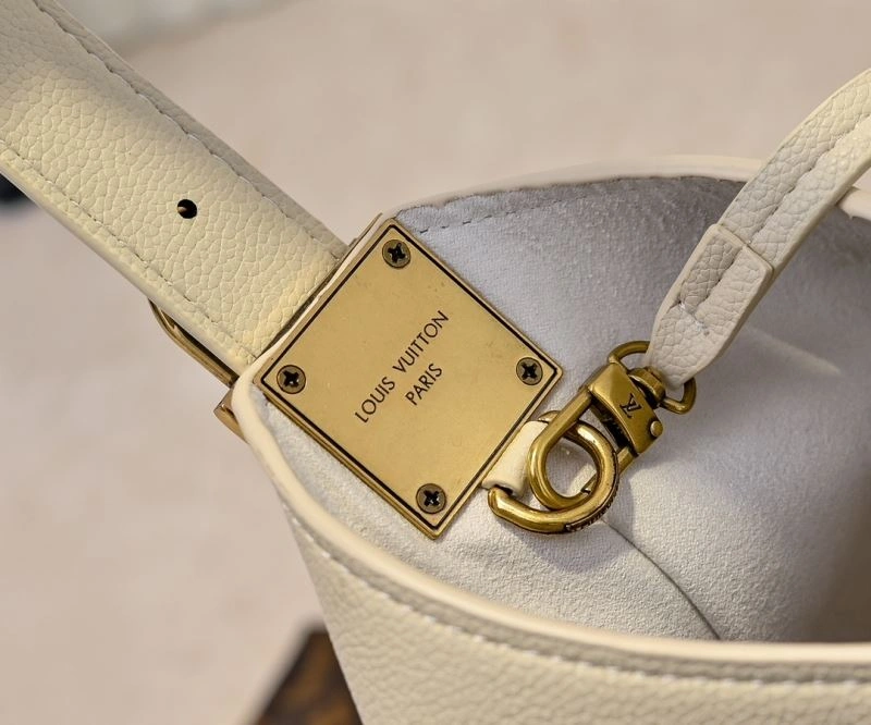 Louis Vuitton Hobo Bags Durable 79849