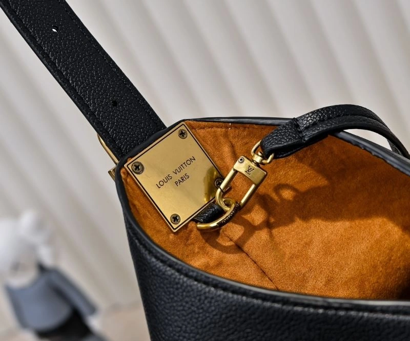 Louis Vuitton Hobo Bags Trendsetting 79847