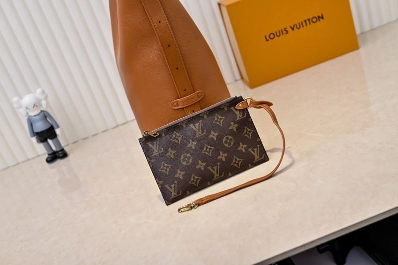 OdorResistant Louis Vuitton Hobo Bags 79826