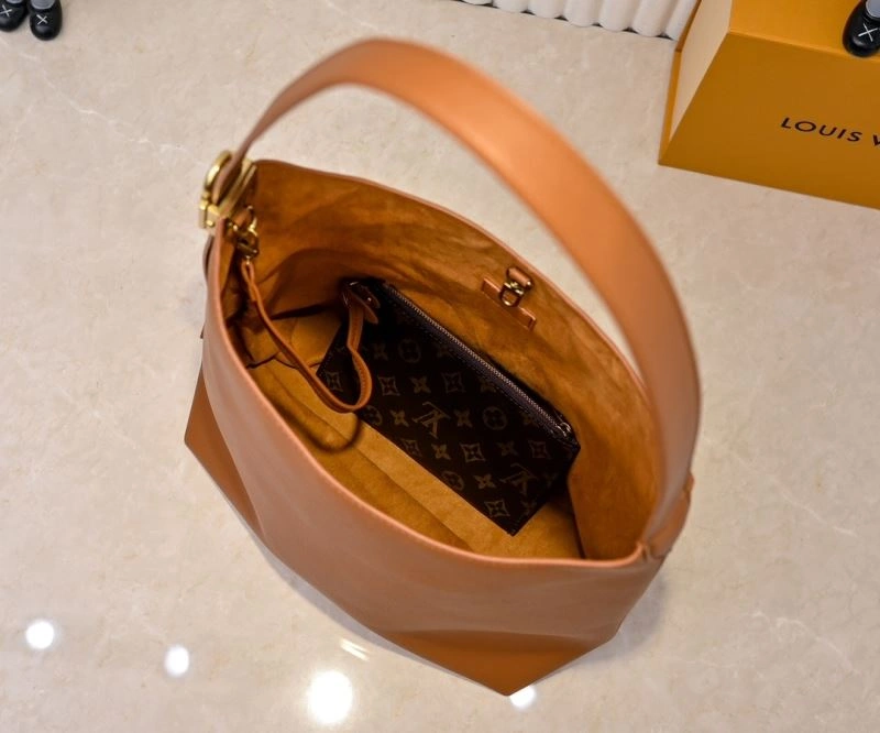 OdorResistant Louis Vuitton Hobo Bags 79826