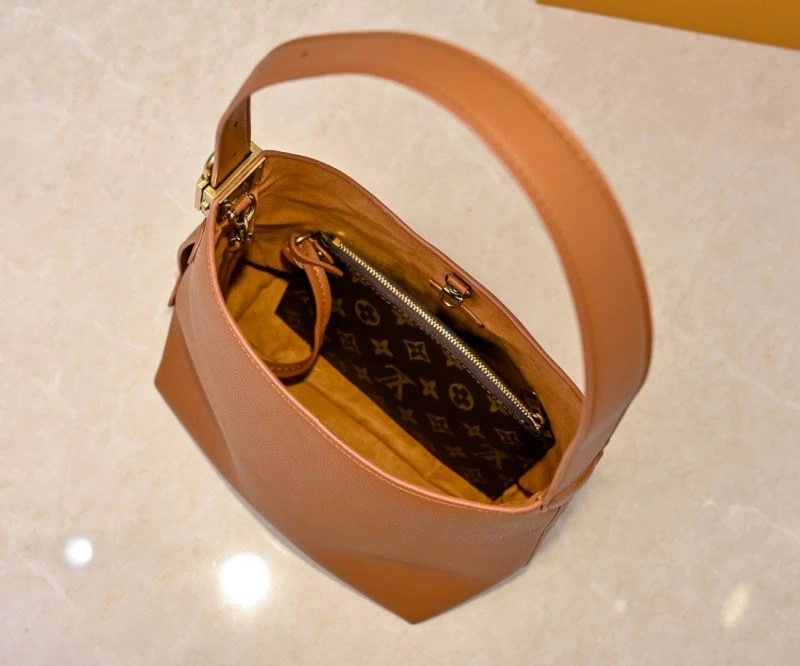 SunProtective Louis Vuitton Hobo Bags 79824