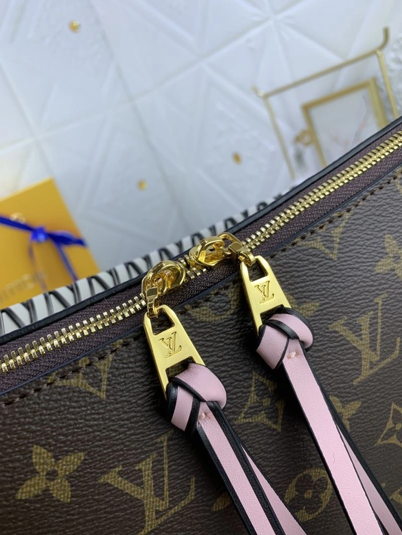 Sustainable Louis Vuitton Hobo Bags 79840