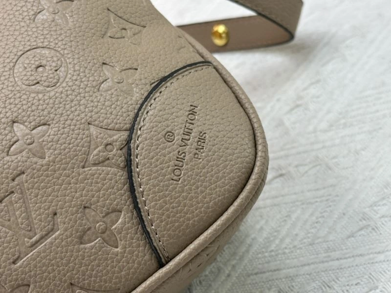 Louis Vuitton Hobo Bags EasyCare 79829