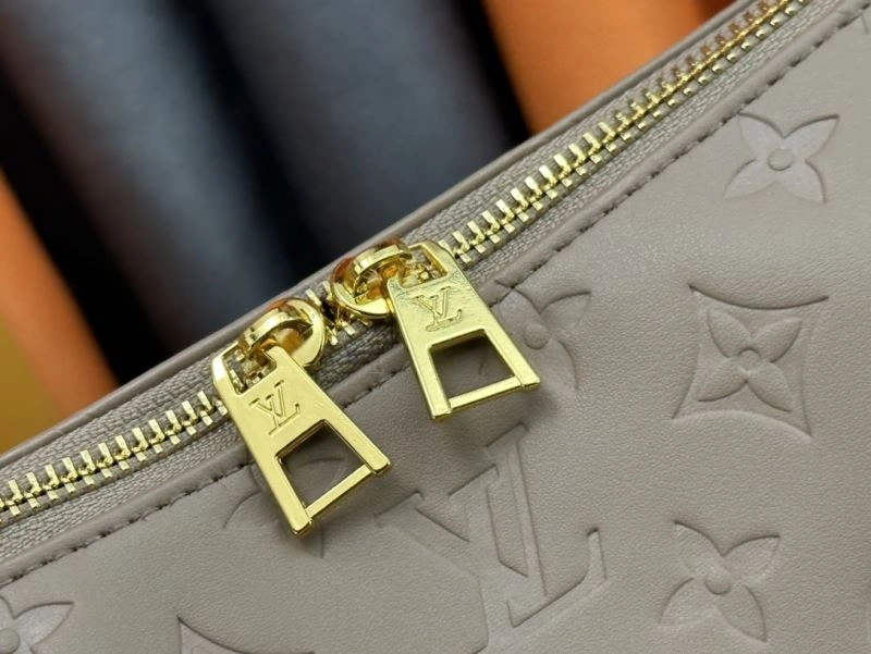 Louis Vuitton Hobo Bags Bright 79817
