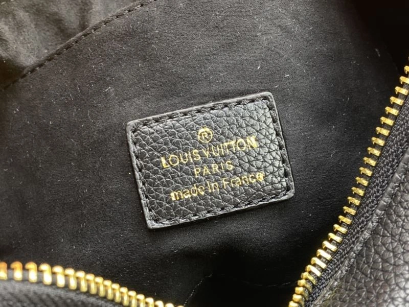 Louis Vuitton Hobo Bags Functional 79810
