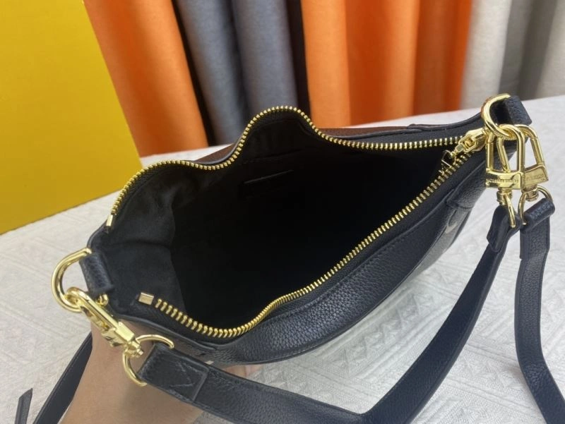 Louis Vuitton Hobo Bags Functional 79810