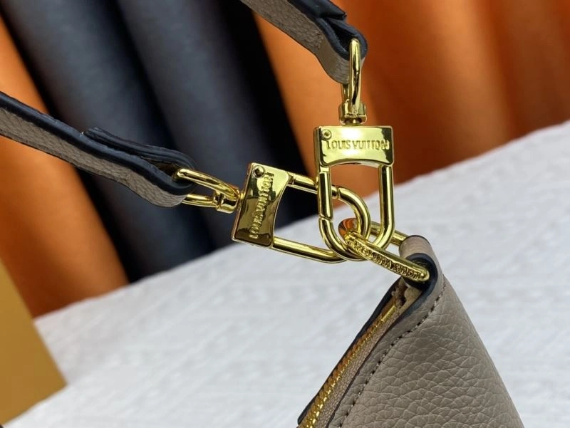 Louis Vuitton Hobo Bags Breathable 79812