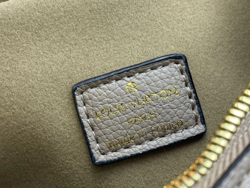 Louis Vuitton Hobo Bags Breathable 79812