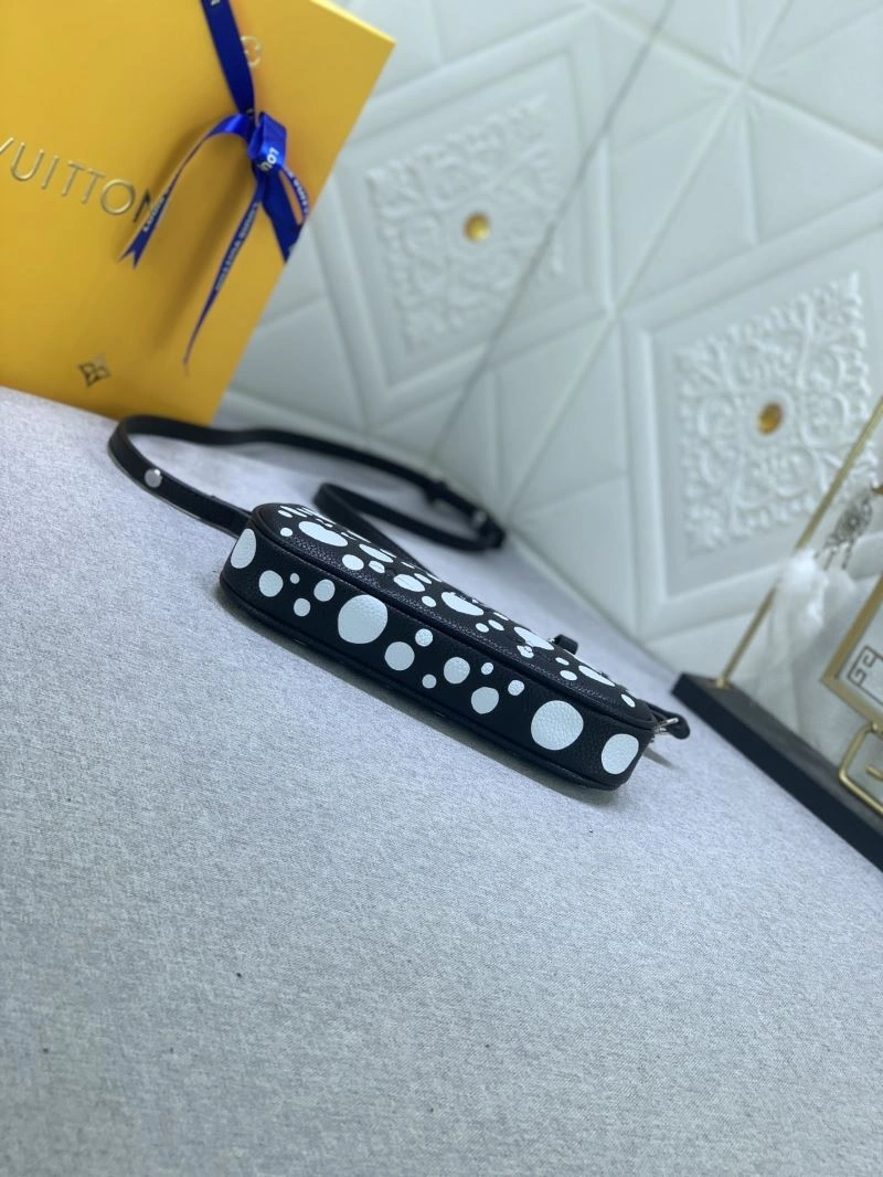 Louis Vuitton Hobo Bags Sporty 79805