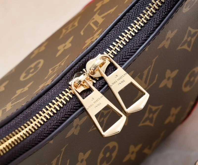 Thermal Louis Vuitton Hobo Bags 79782