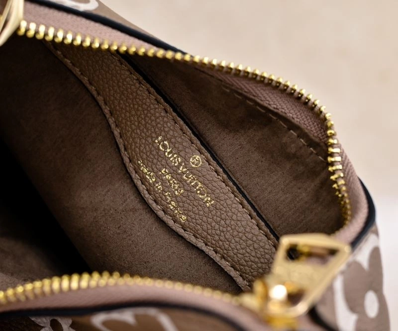 Louis Vuitton Hobo Bags Soft 79780