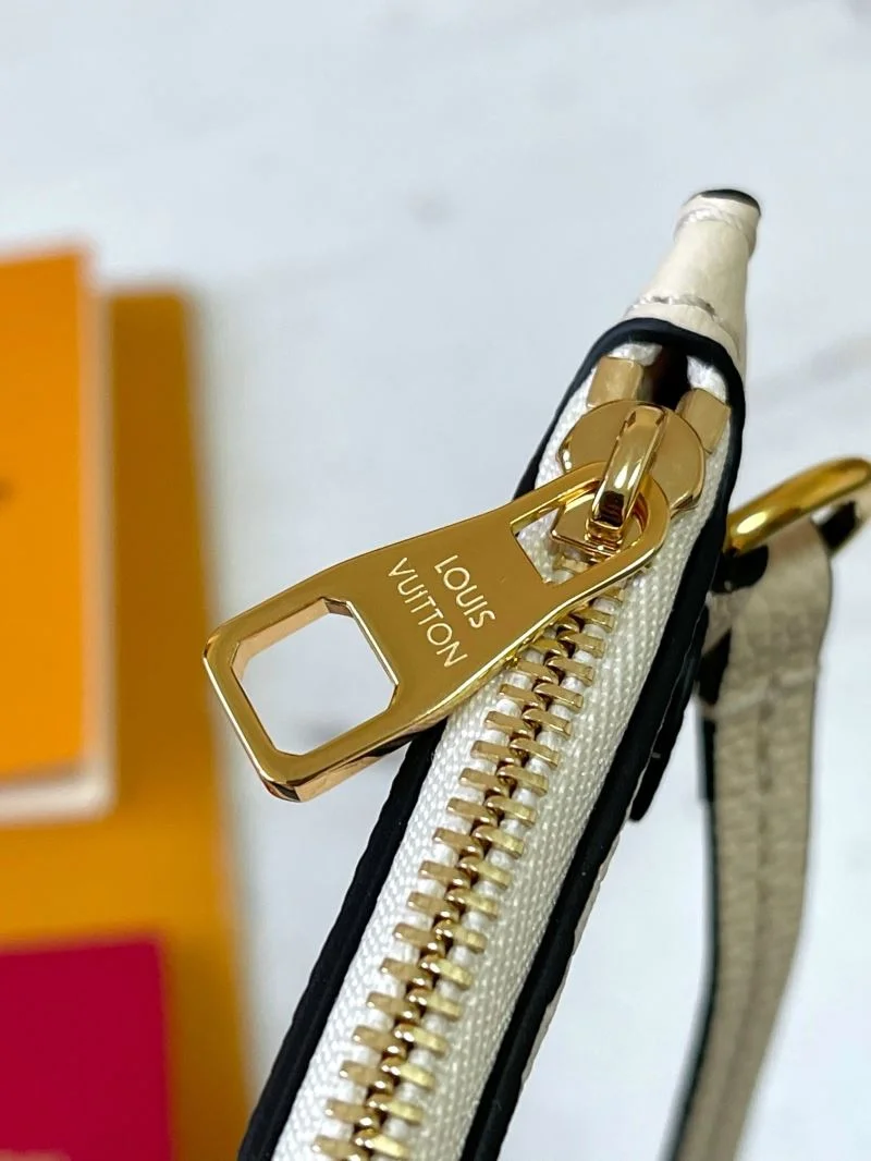 Louis Vuitton Hobo Bags Unique 39760