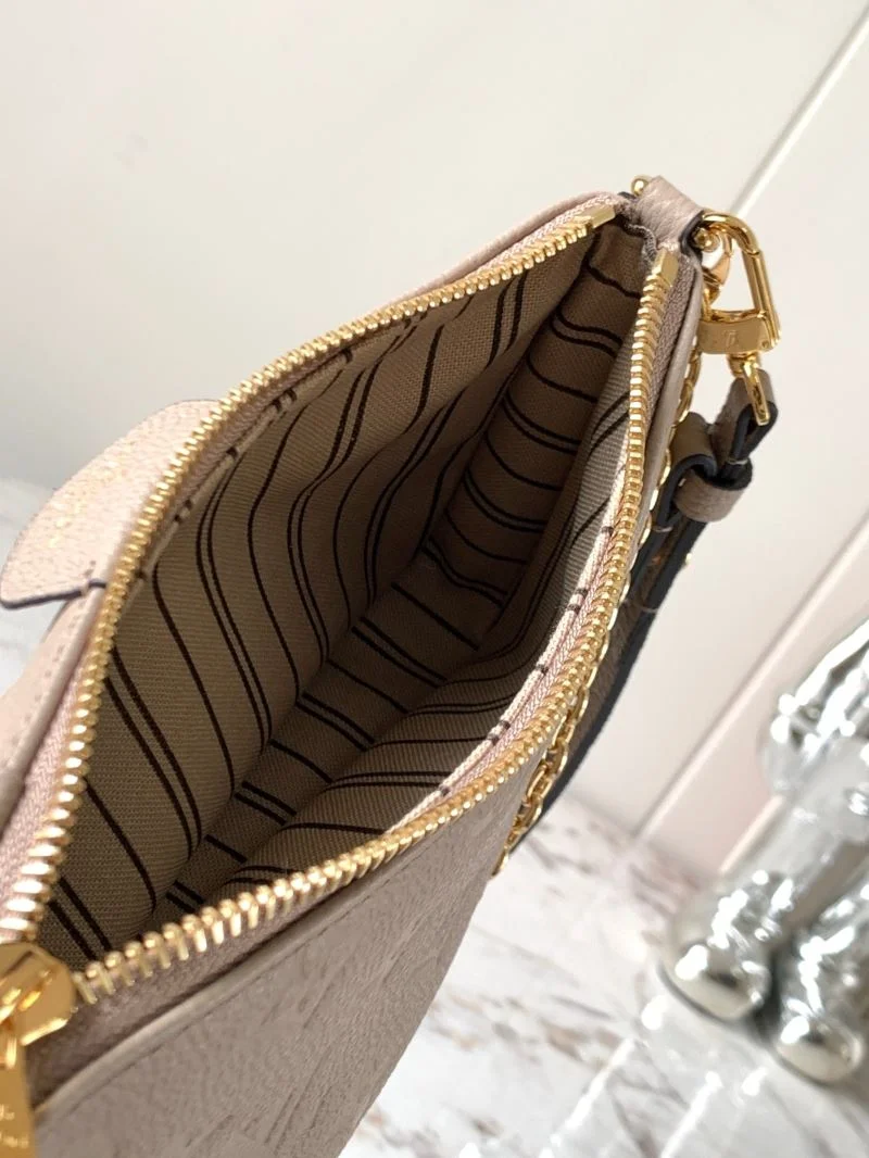 UrbanStyle Louis Vuitton Hobo Bags 39761