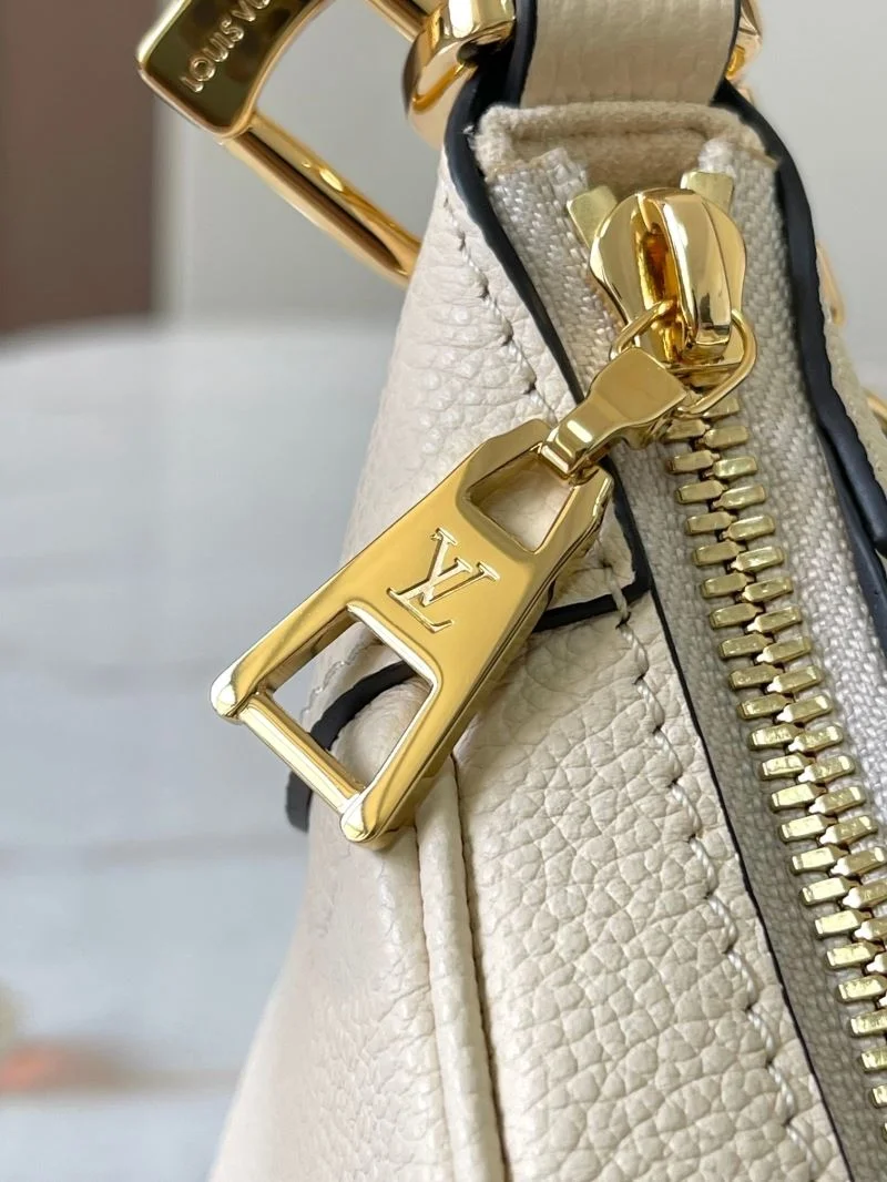 FashionForward Louis Vuitton Hobo Bags 39781