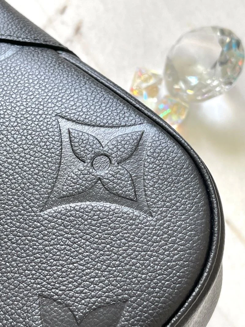 Louis Vuitton Hobo Bags DailyWear 39754