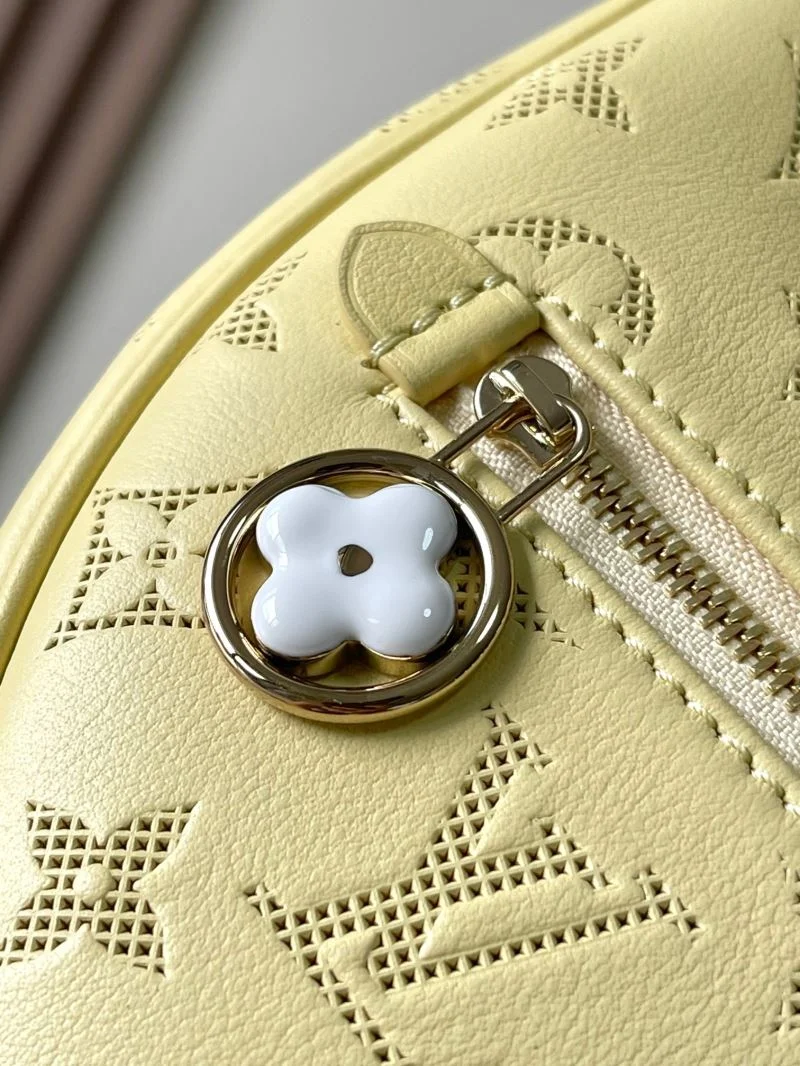 Louis Vuitton Hobo Bags OnTrend 39746