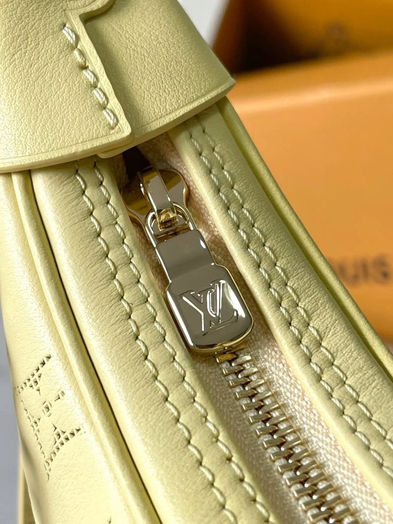 Louis Vuitton Hobo Bags OnTrend 39746