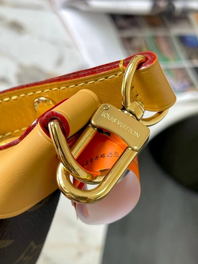 Louis Vuitton Hobo Bags Vibrant 39779