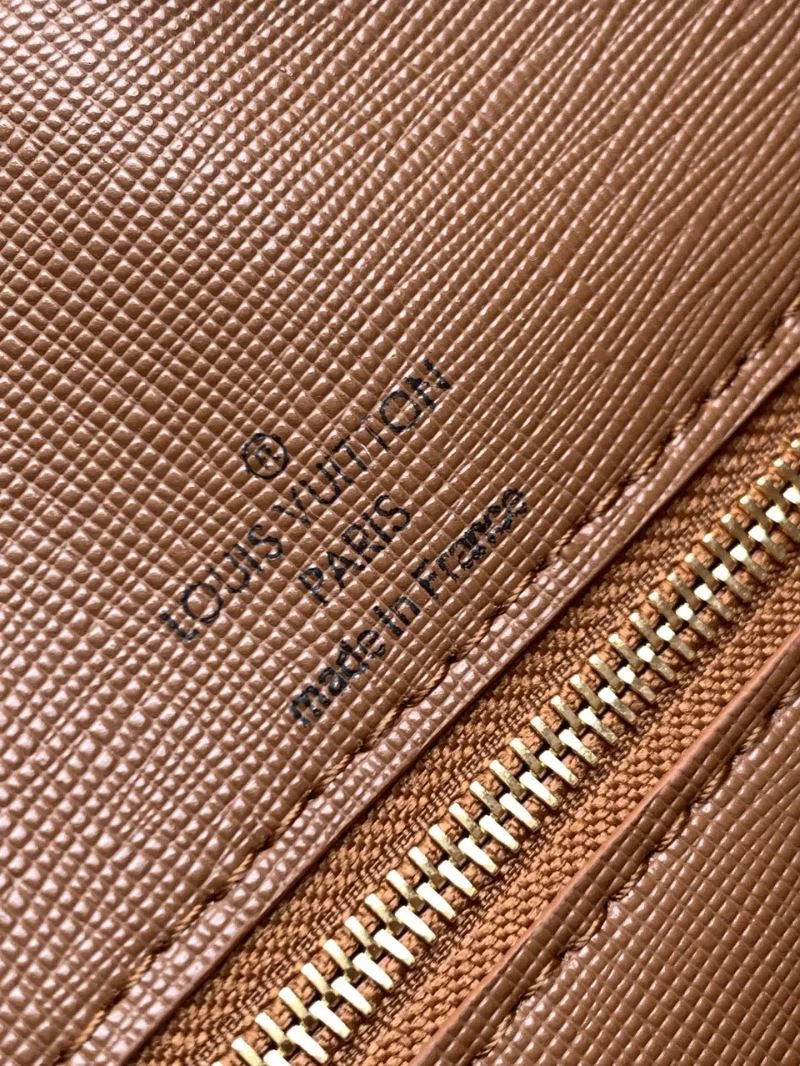 Louis Vuitton Hobo Bags Classic 39729