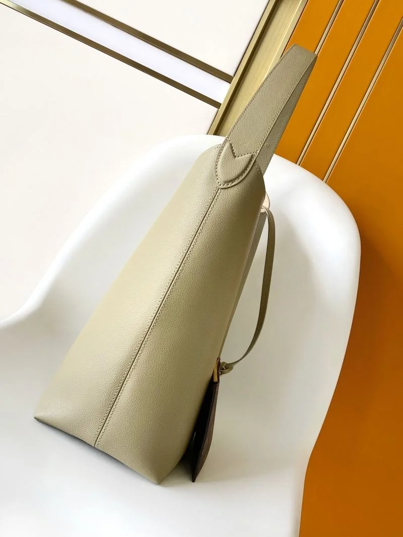 TravelReady Louis Vuitton Hobo Bags 39756