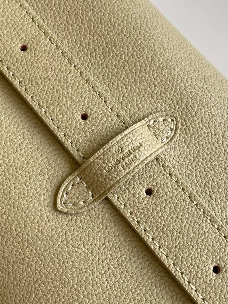 TravelReady Louis Vuitton Hobo Bags 39756
