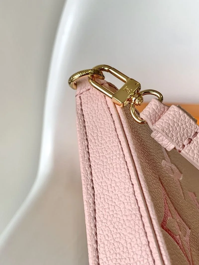 TechFriendly Louis Vuitton Hobo Bags 39255