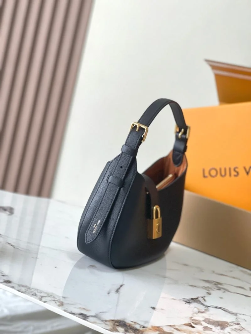 EyeCatching Louis Vuitton Hobo Bags 39270
